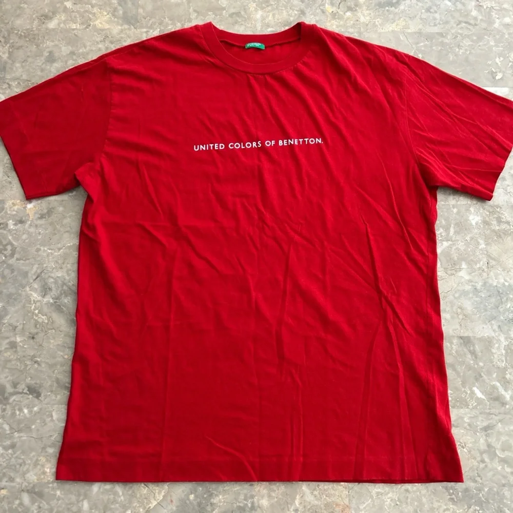 Vintage 90s United Colors of Benetton Logo Red T Shirt L